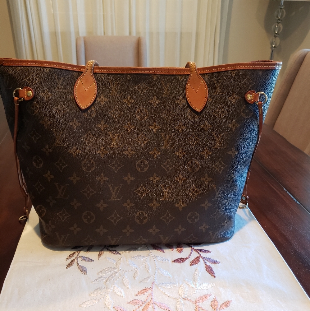 Authentic Louis Vuitton neverfull Mm